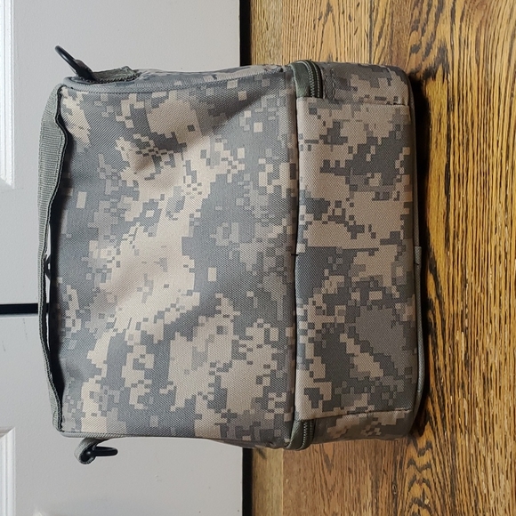 Wildkin kids camo print school lunchbox - Picture 3 of 5